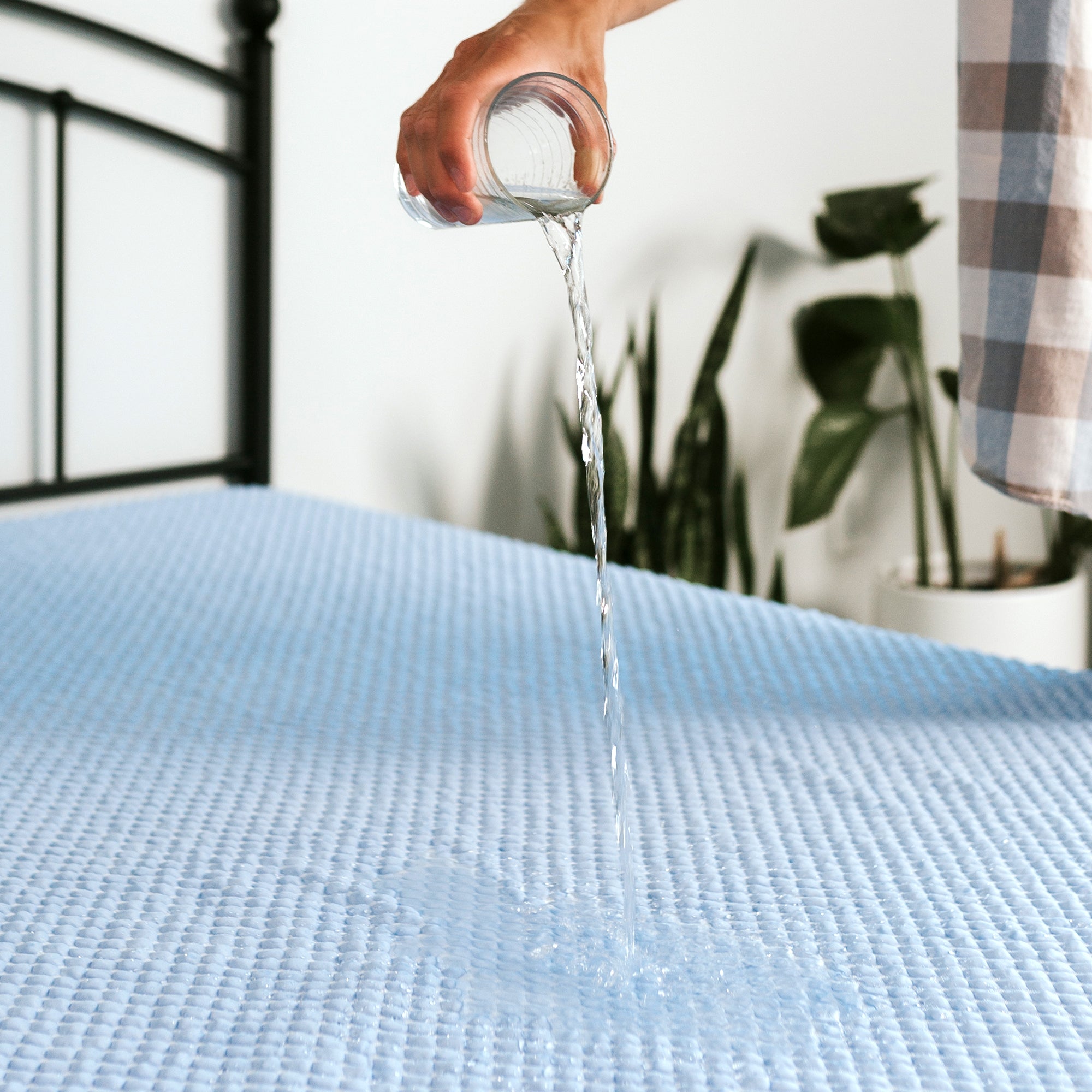 Aere Crystal Cooling Mattress Protector